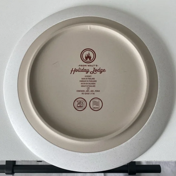 Disney Parks Walt’s Holiday Lodge Collection set of 4 salad plates - Picture 9 of 11